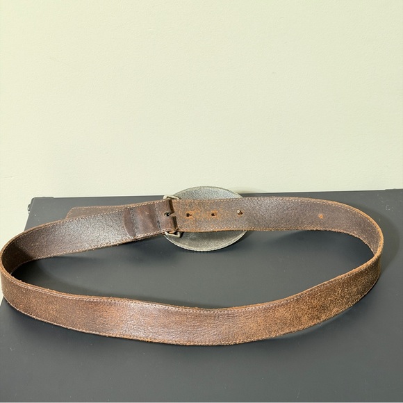 Vintage western brown belt size 32 with silver buckle with star - Picture 3 of 3